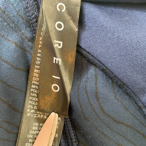 Core 10 Blue Sports Bra Sz XS  Ripple Stripe Pattern - Picture 5 of 6